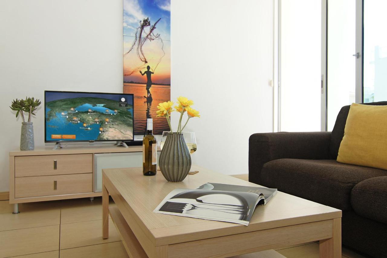 Calypso - Coralli Beachfront Apartment Protaras Buitenkant foto