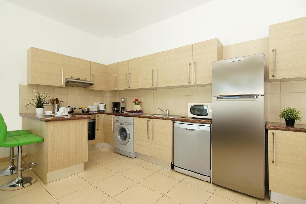 Calypso - Coralli Beachfront Apartment Protaras Buitenkant foto
