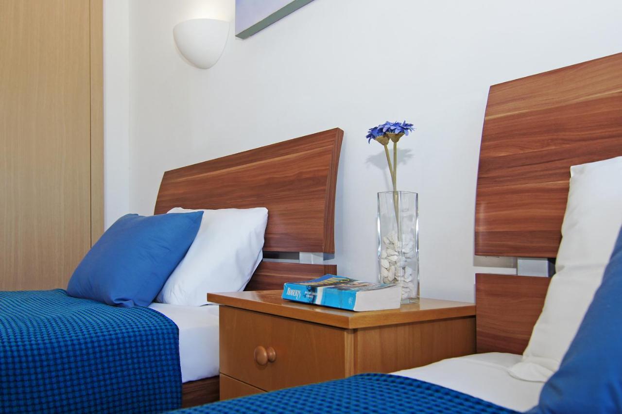 Calypso - Coralli Beachfront Apartment Protaras Buitenkant foto