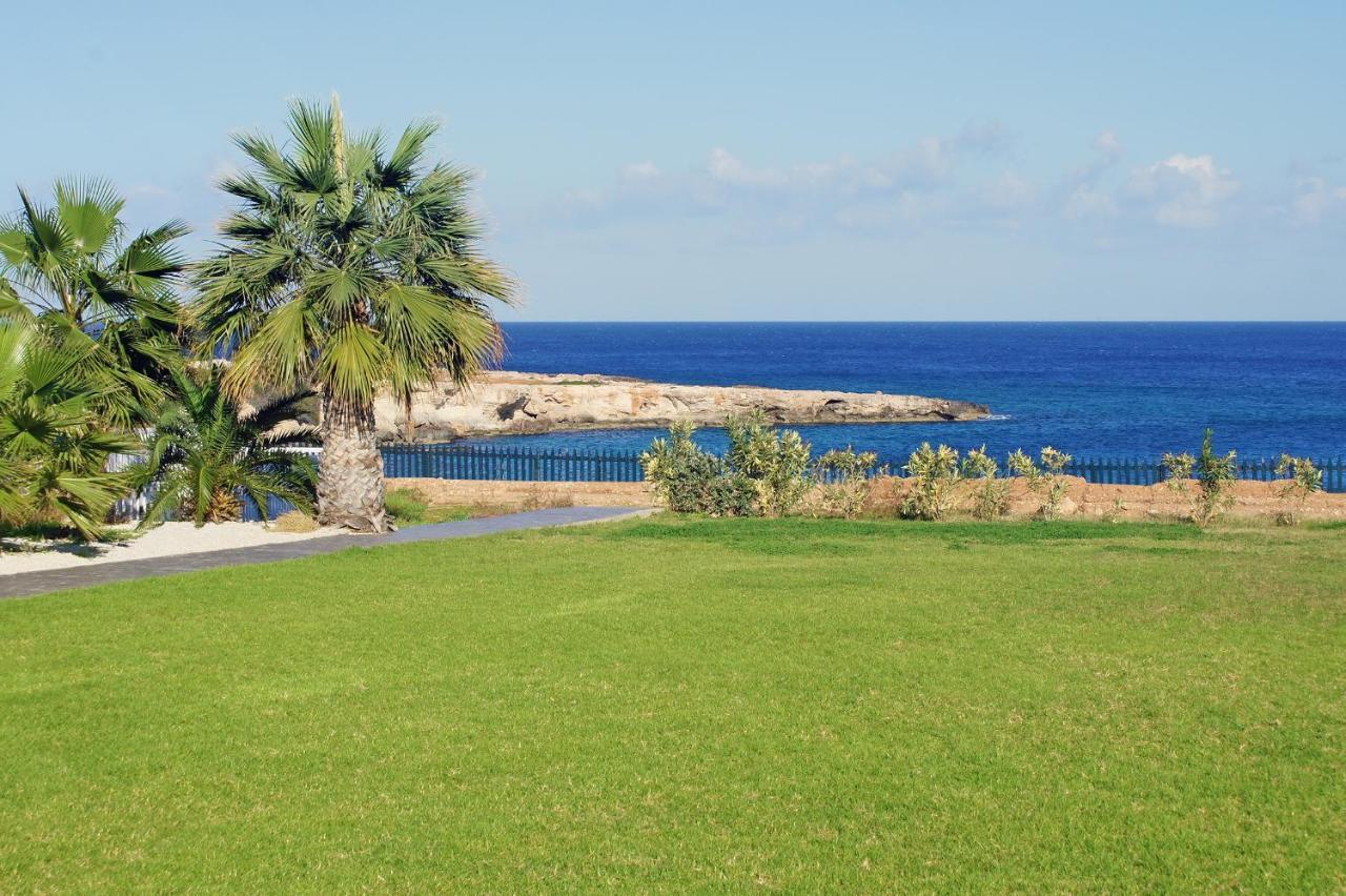 Calypso - Coralli Beachfront Apartment Protaras Buitenkant foto