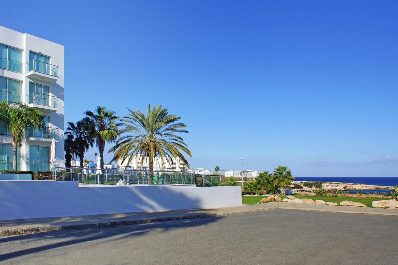Calypso - Coralli Beachfront Apartment Protaras Buitenkant foto