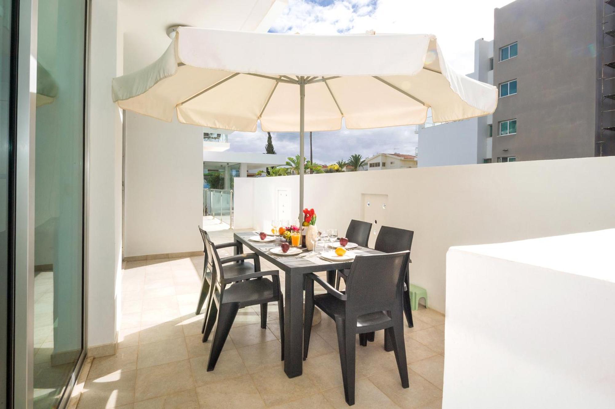 Calypso - Coralli Beachfront Apartment Protaras Buitenkant foto