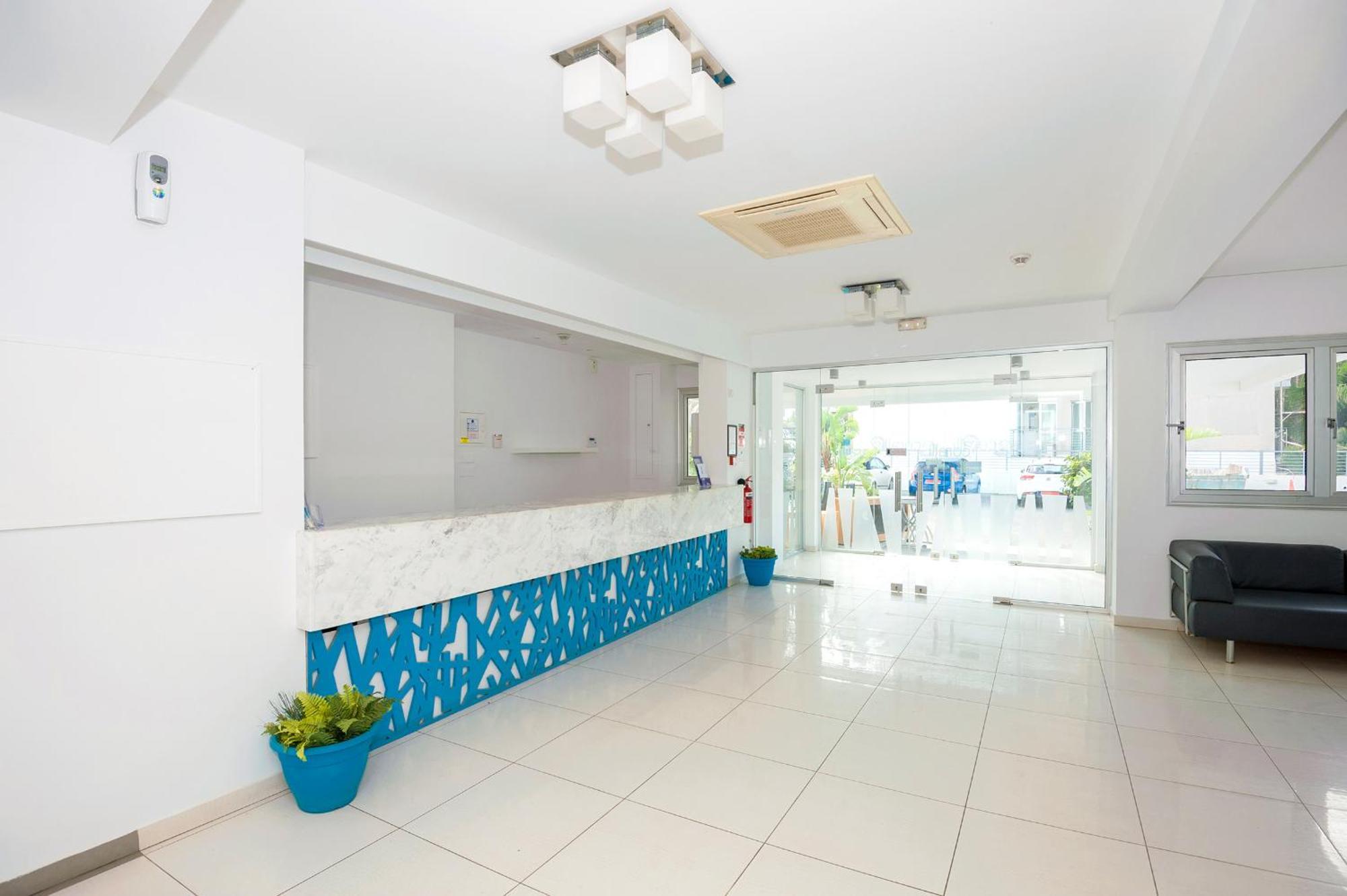 Calypso - Coralli Beachfront Apartment Protaras Buitenkant foto