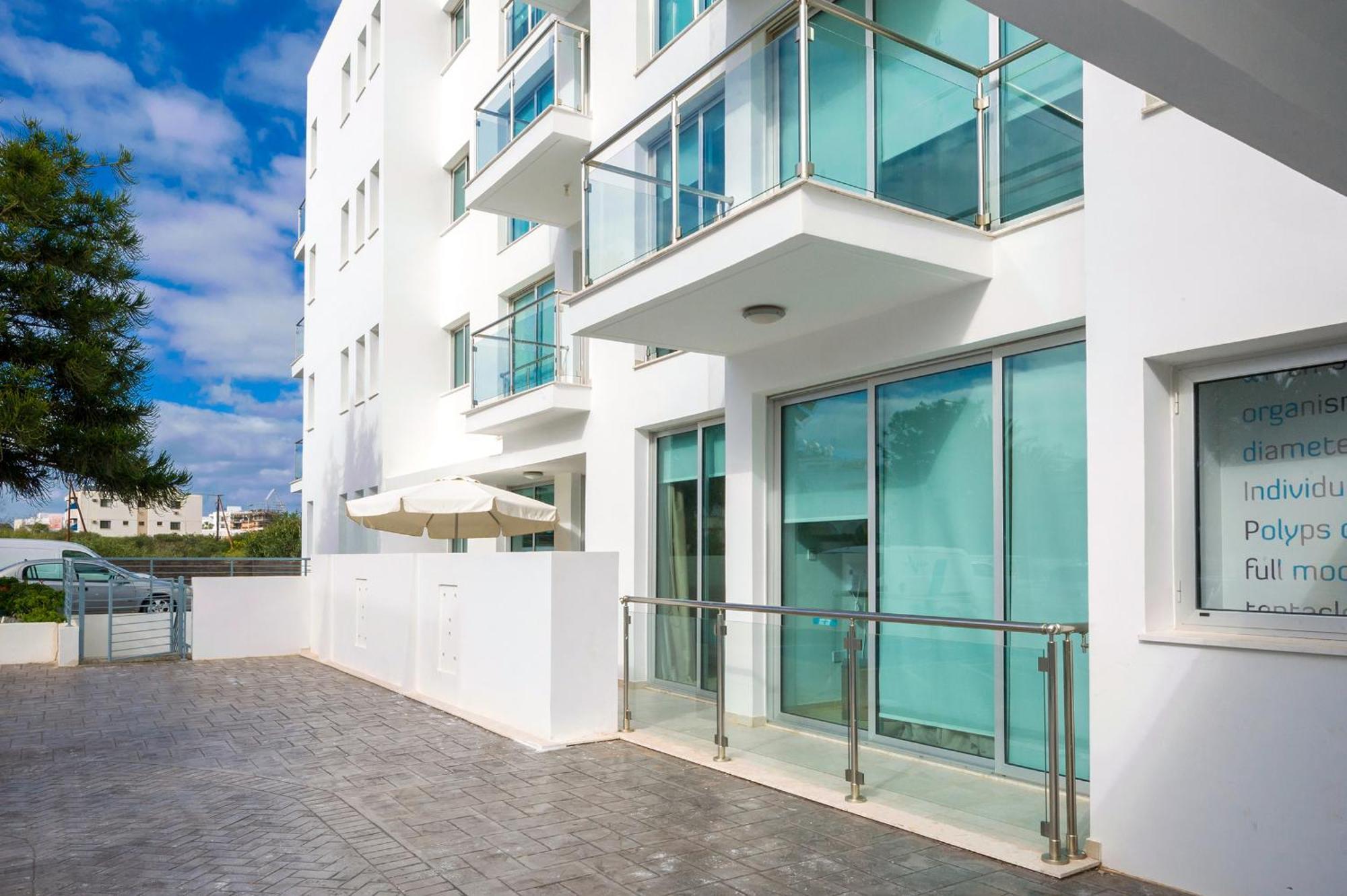 Calypso - Coralli Beachfront Apartment Protaras Buitenkant foto