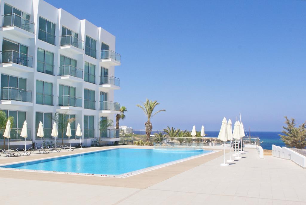 Calypso - Coralli Beachfront Apartment Protaras Buitenkant foto