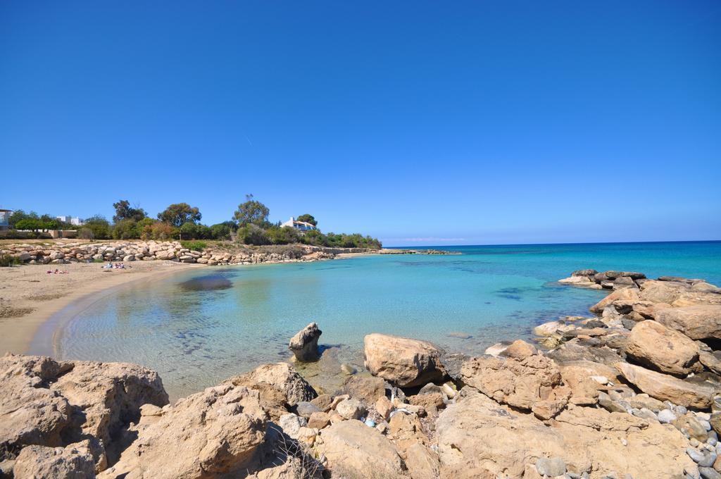 Calypso - Coralli Beachfront Apartment Protaras Buitenkant foto