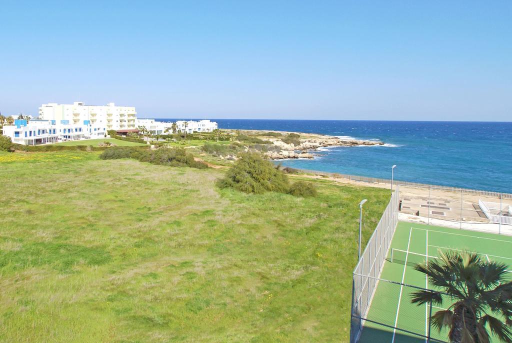 Calypso - Coralli Beachfront Apartment Protaras Buitenkant foto